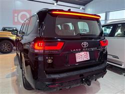 تۆیۆتا لاند کروزەر